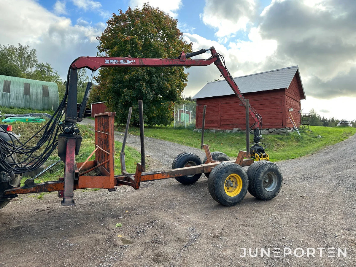 Skogsvagn Gisebo med patu 525 kran