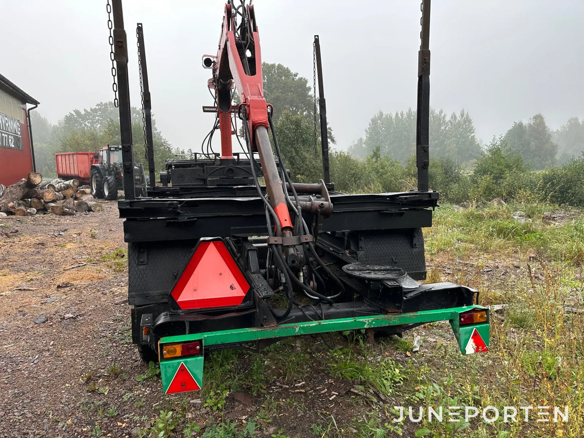 Skogsvagn med Hiab kran