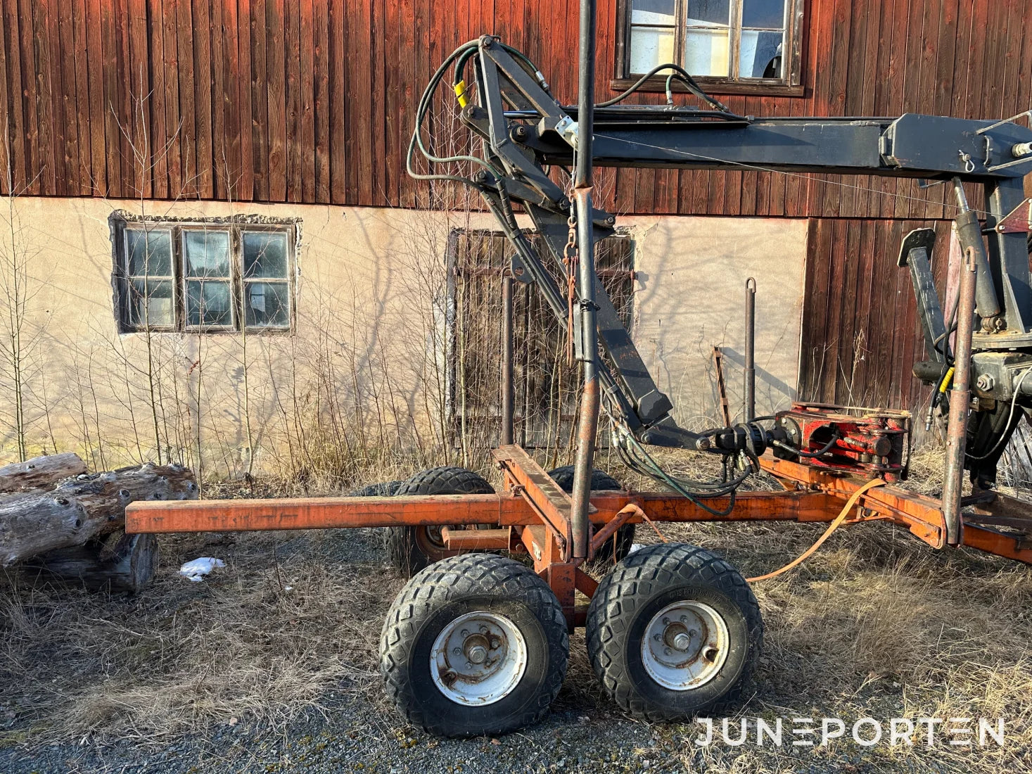 Skogsvagn med kran