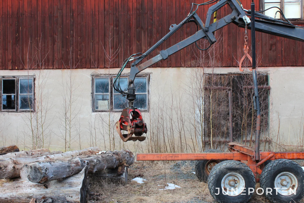 Skogsvagn med kran
