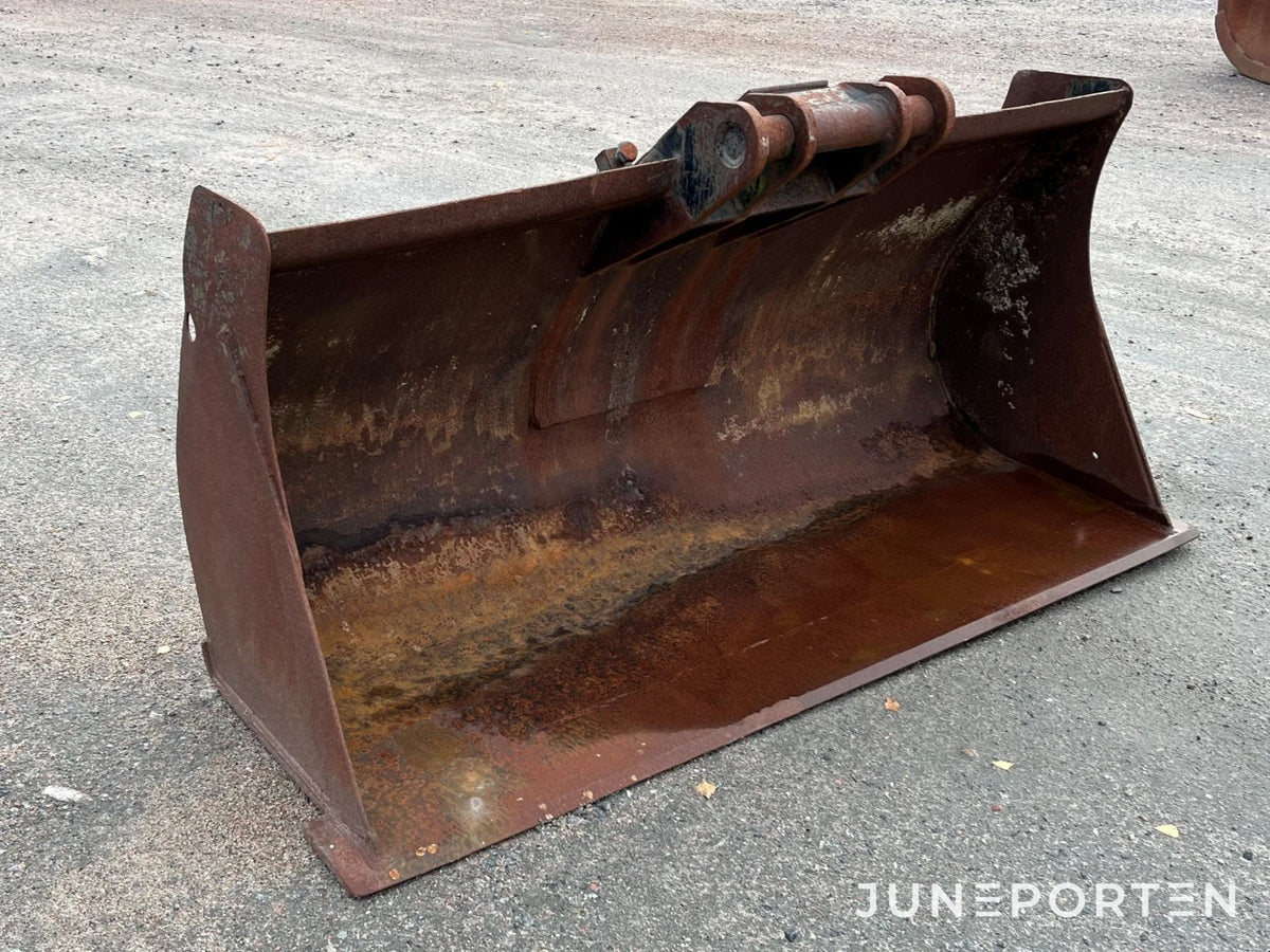 Skopa 1m3 med flera fästen