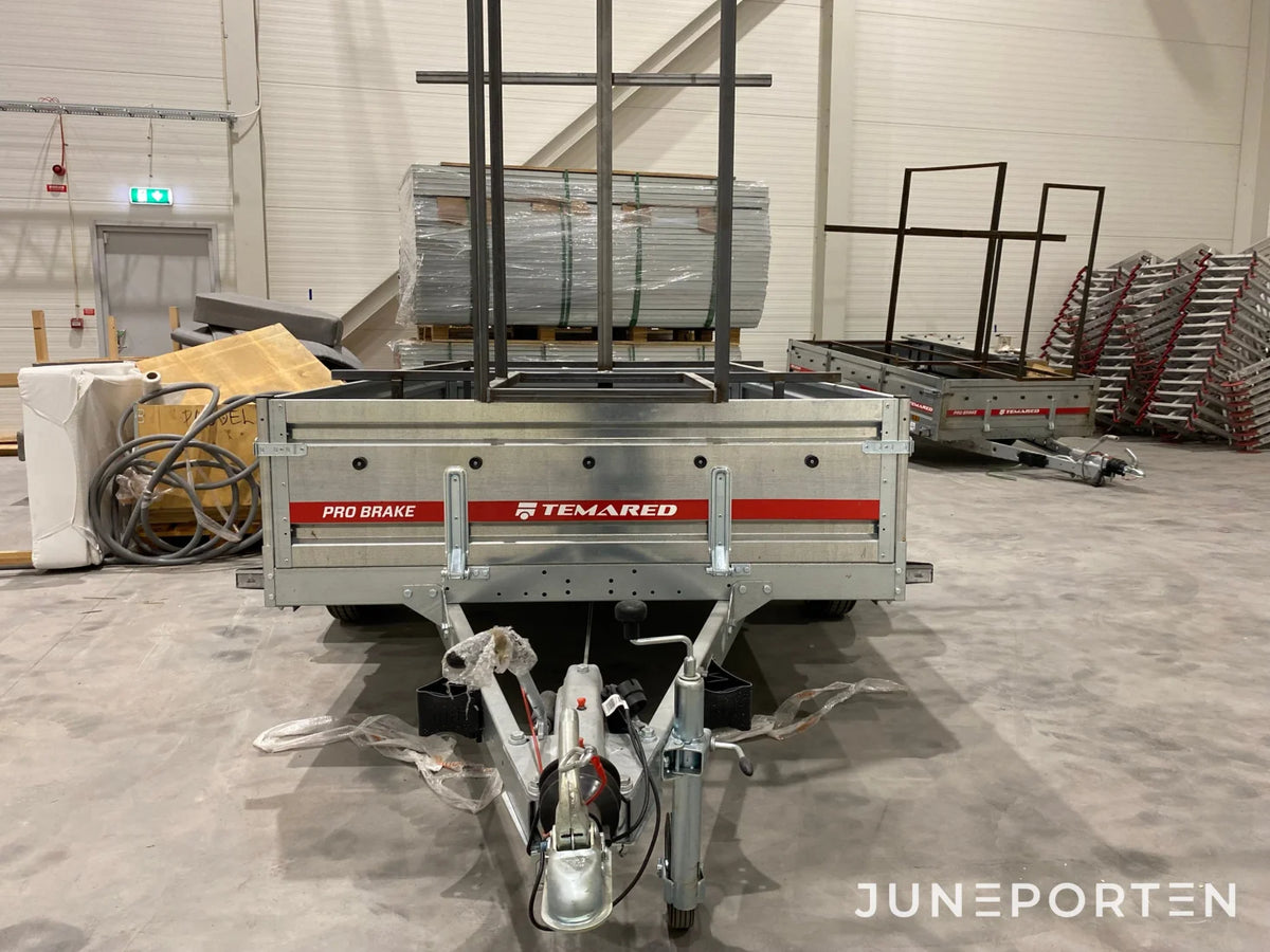 Släpvagn Temared 3015 + byggnadsställningsstativ