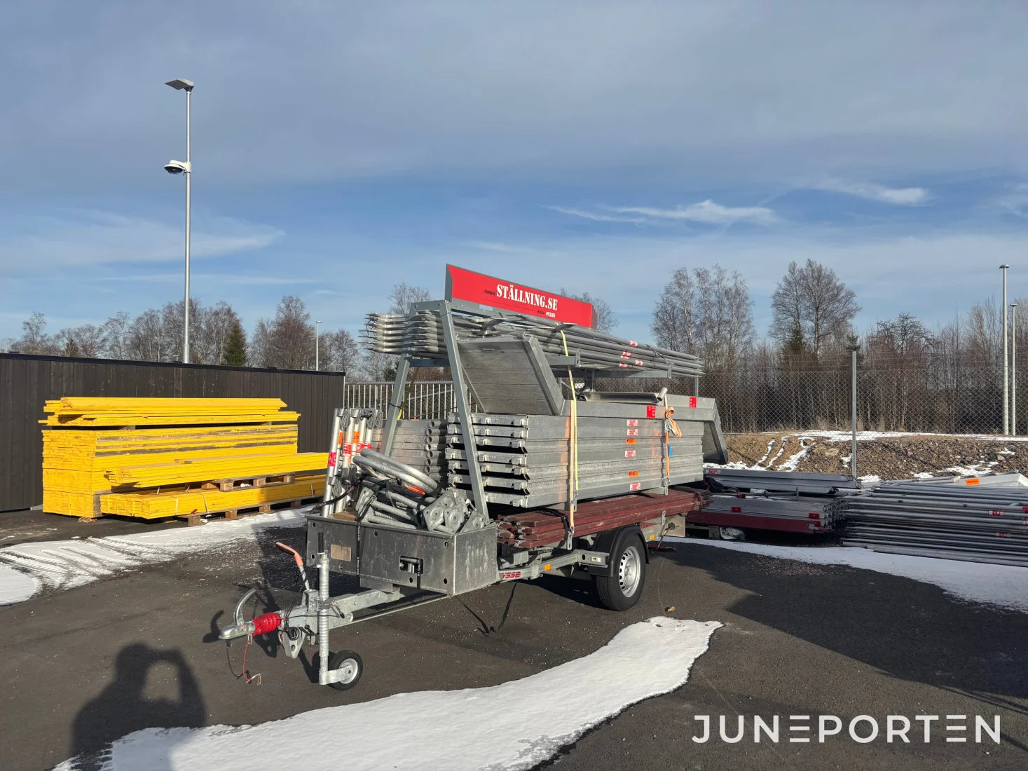 Släpvagn Tysse med byggnadsställning