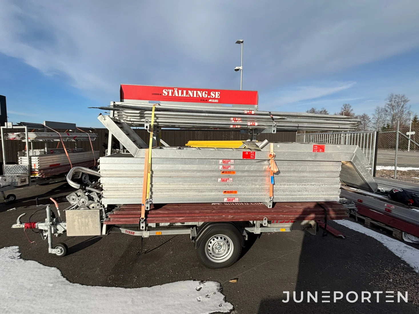 Släpvagn Tysse med byggnadsställning