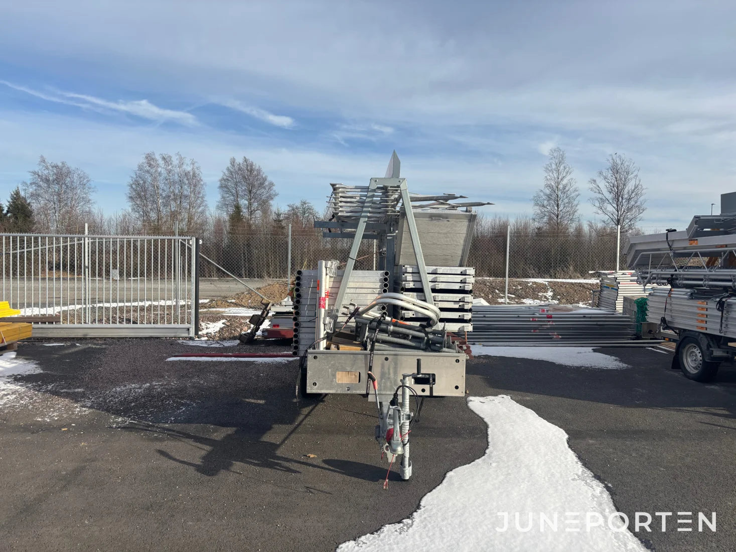 Släpvagn Tysse med byggnadsställning