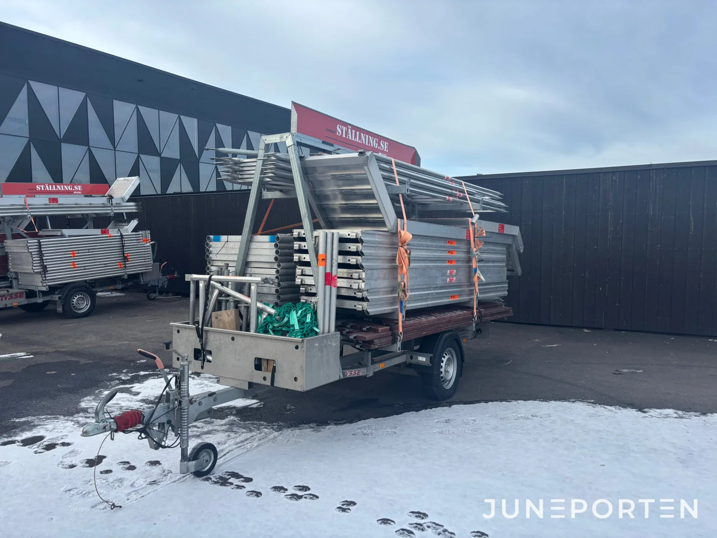 Släpvagn Tysse med byggnadsställning