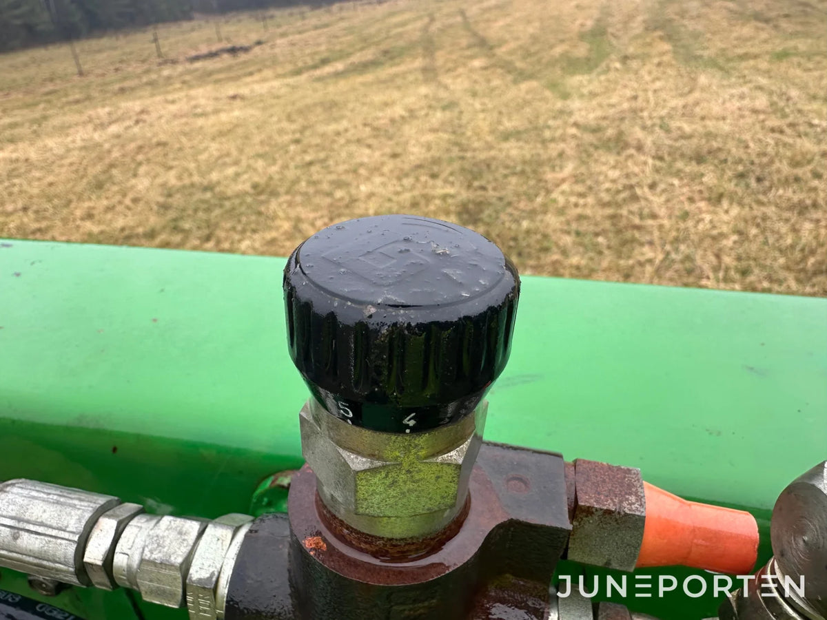 Slåtterkross John Deere 1350