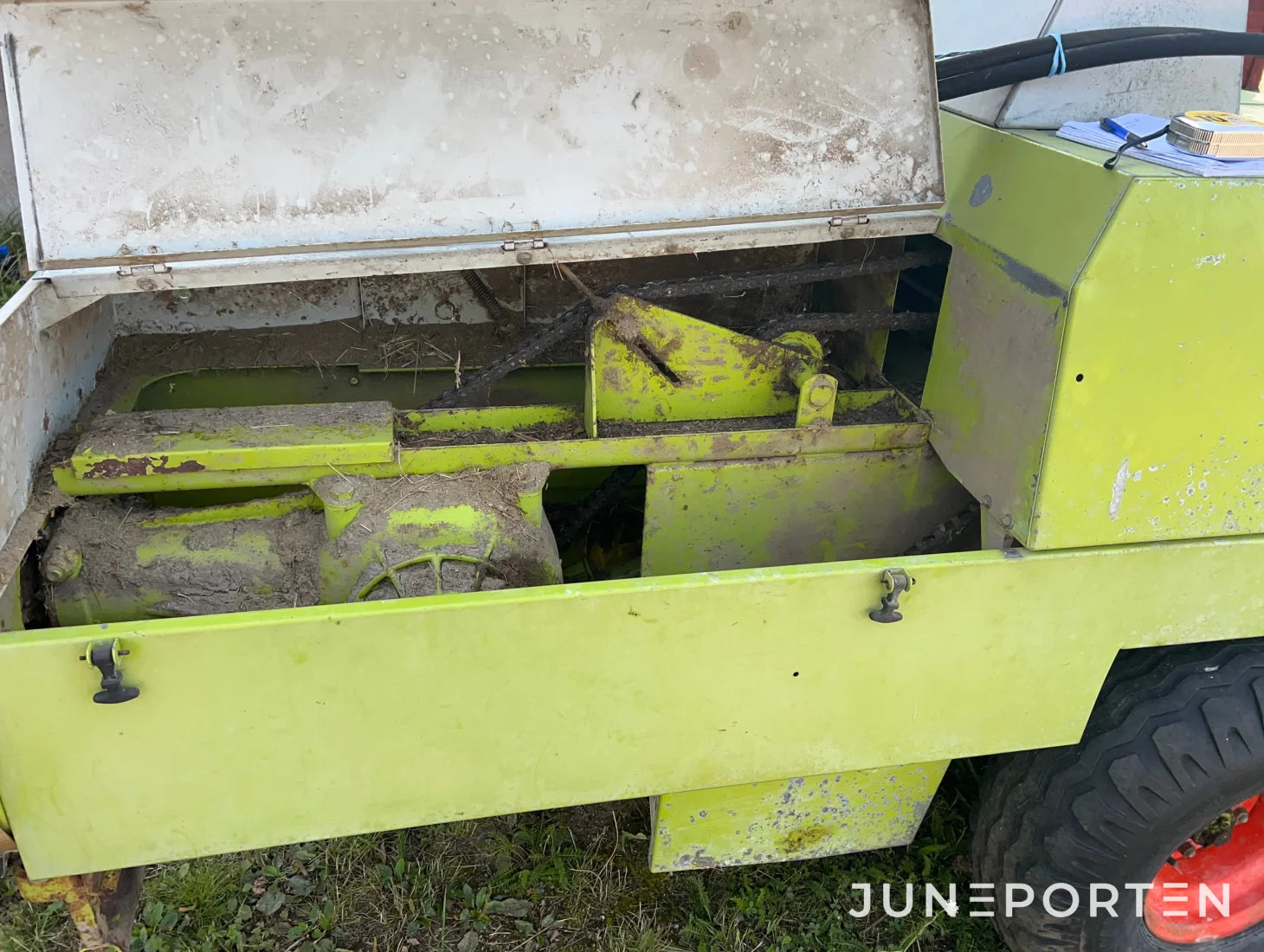 Småbalspress Claas Markant 41