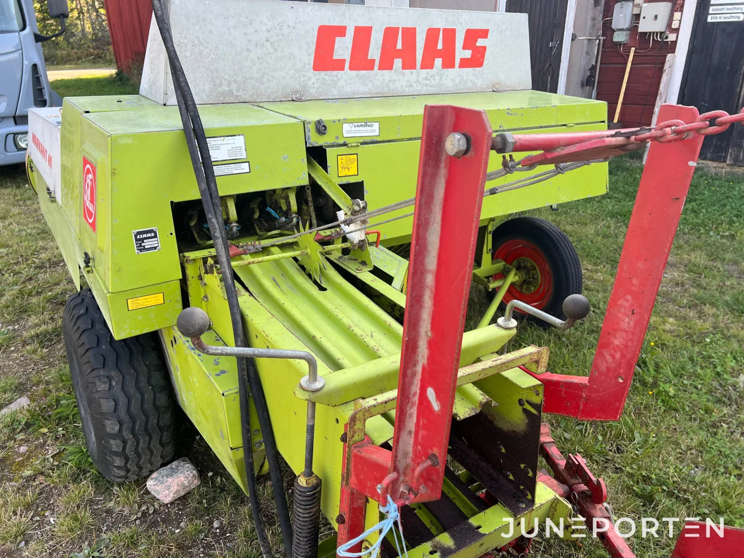 Småbalspress Claas Markant 41