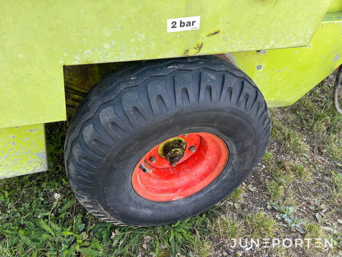Småbalspress Claas Markant 41