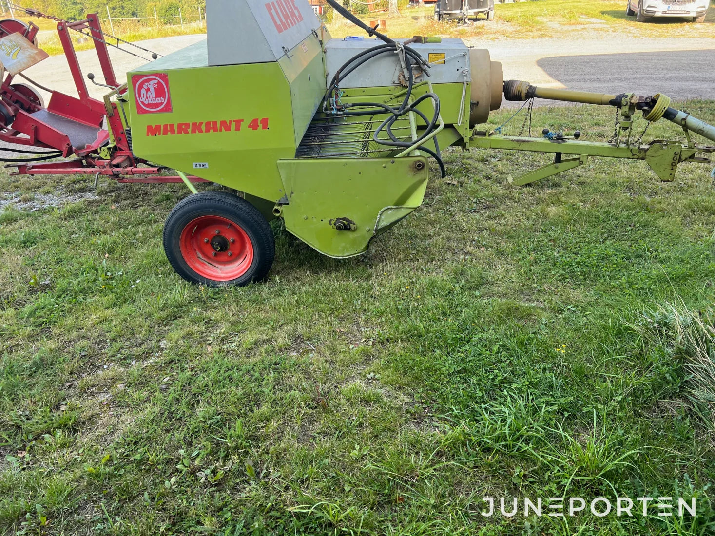 Småbalspress Claas Markant 41