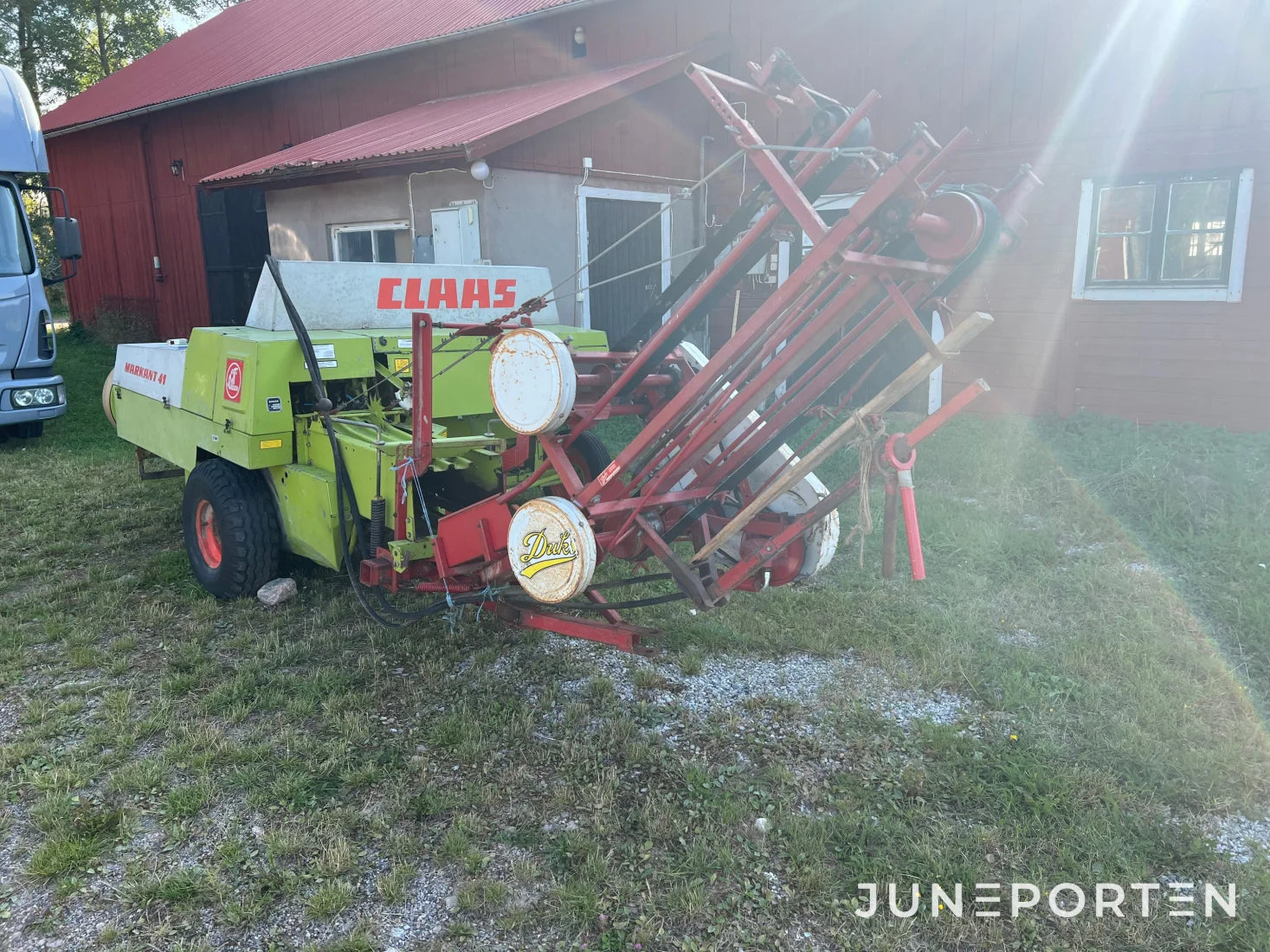 Småbalspress Claas Markant 41