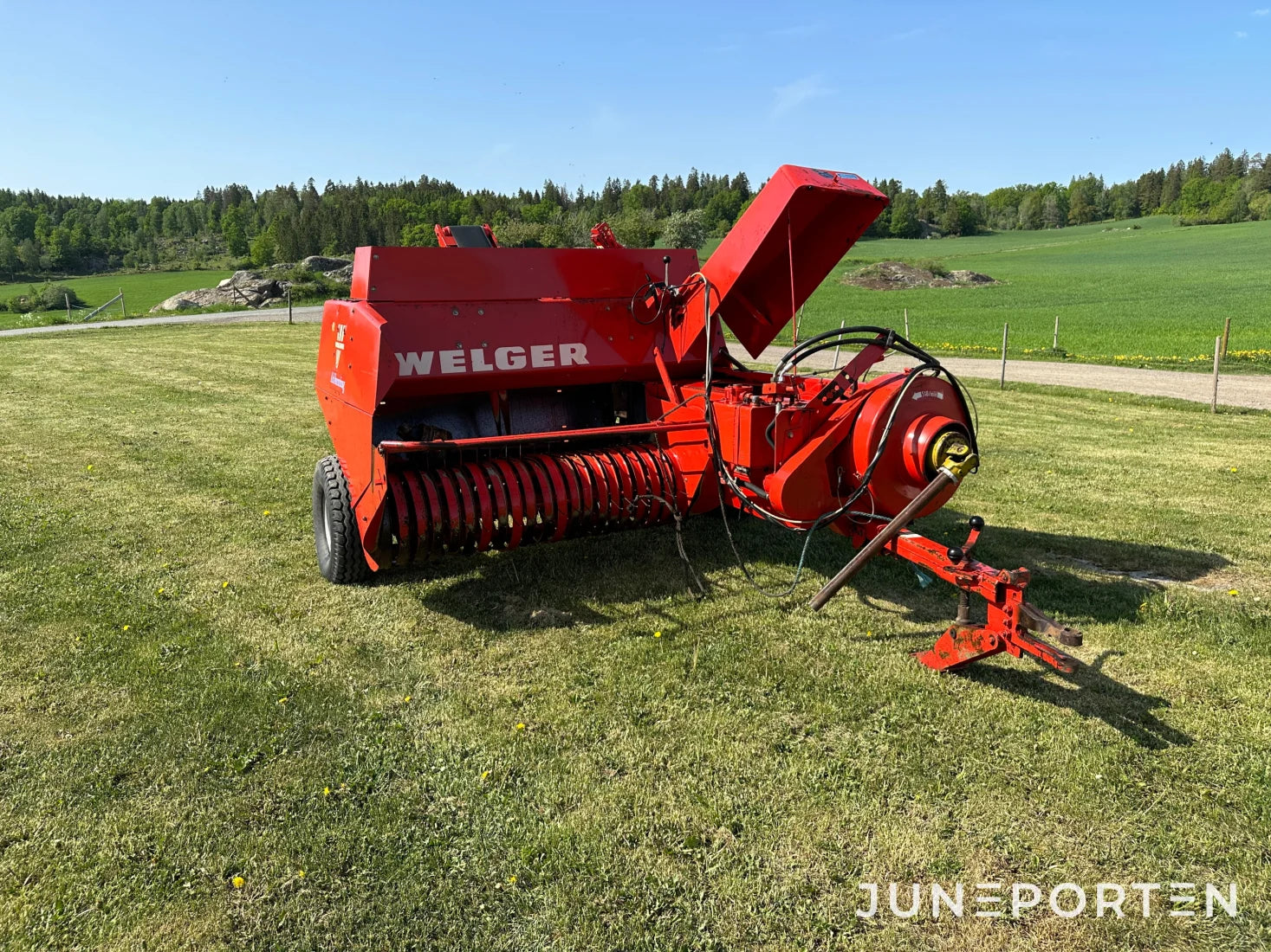 Småbalspress Welger AP500 med kastare