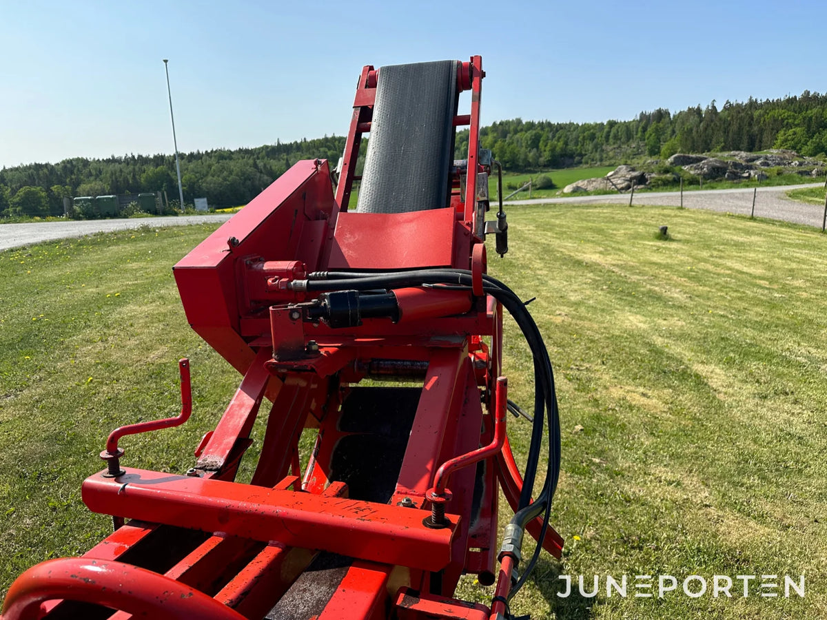 Småbalspress Welger AP500 med kastare