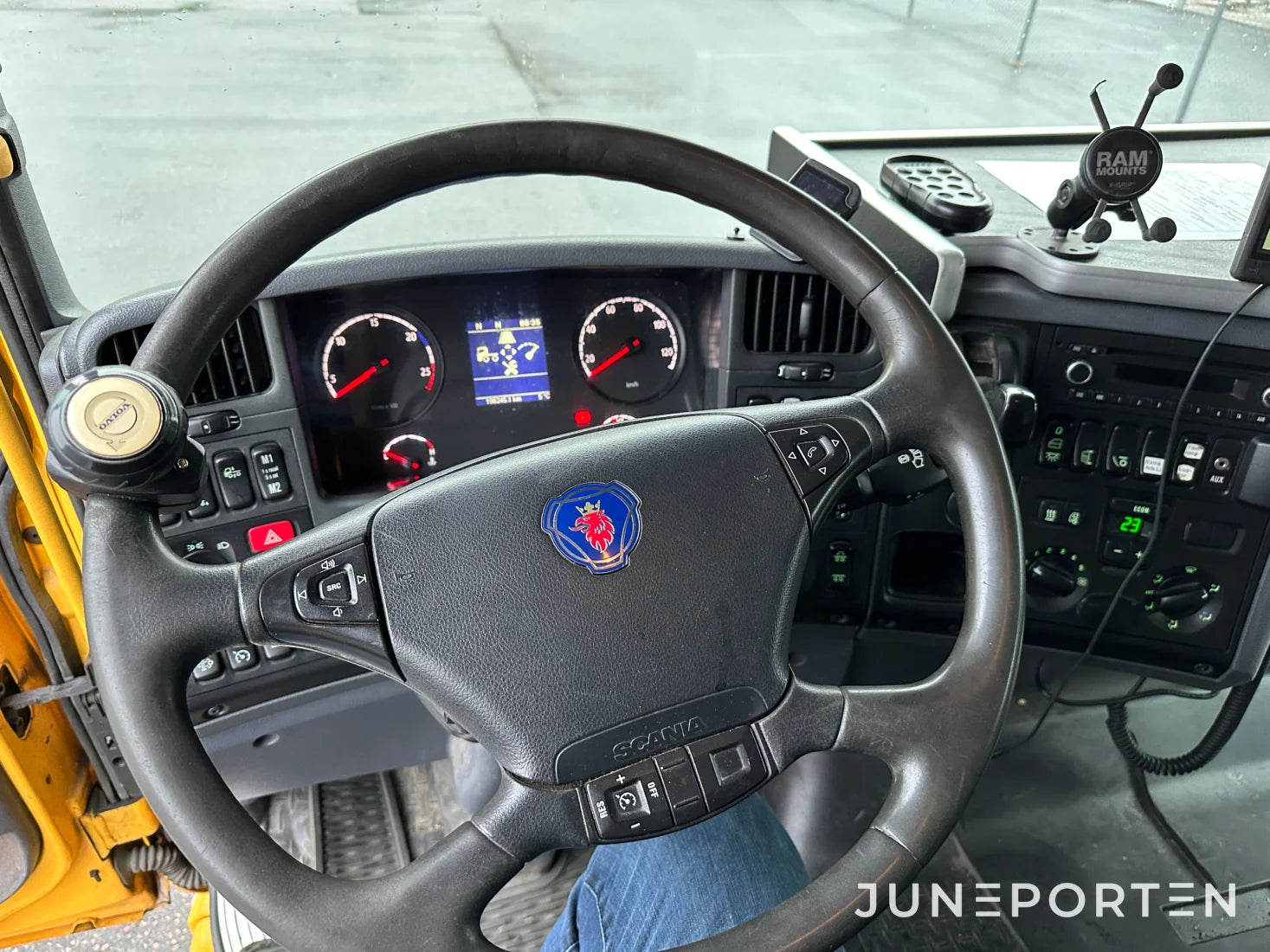 Sopbil Scania P360 6x2