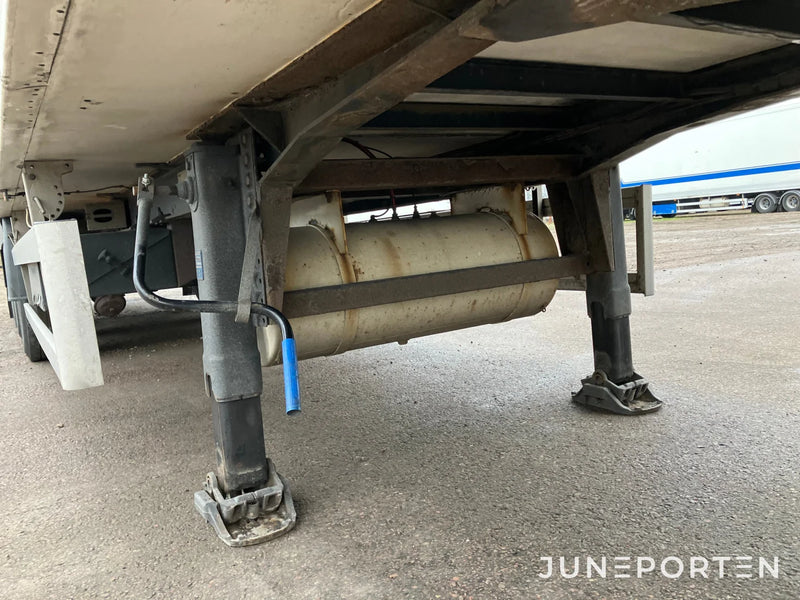 SOR SP71 trailer med Carrier kylaggregat