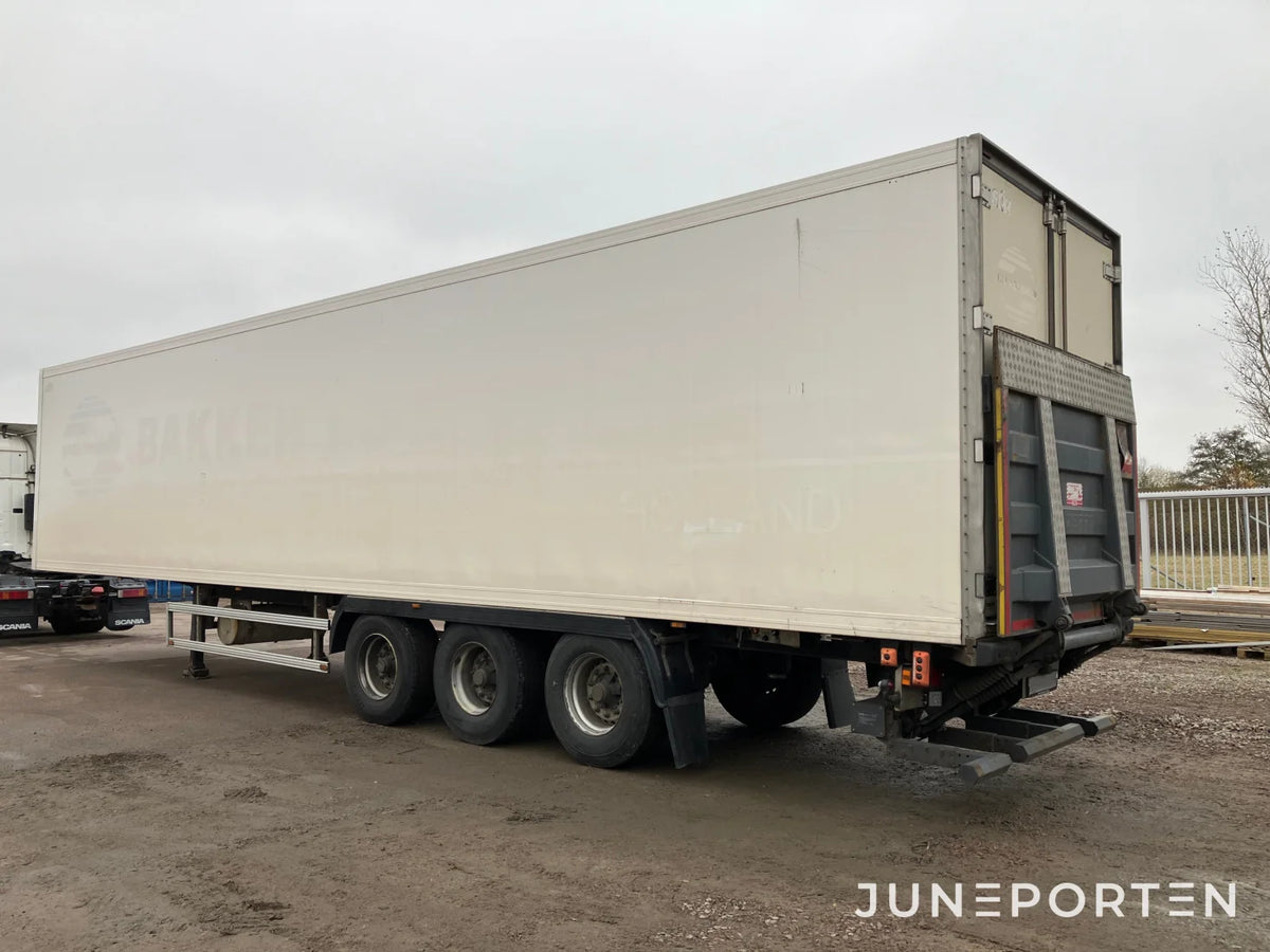 SOR SP71 trailer med Carrier kylaggregat
