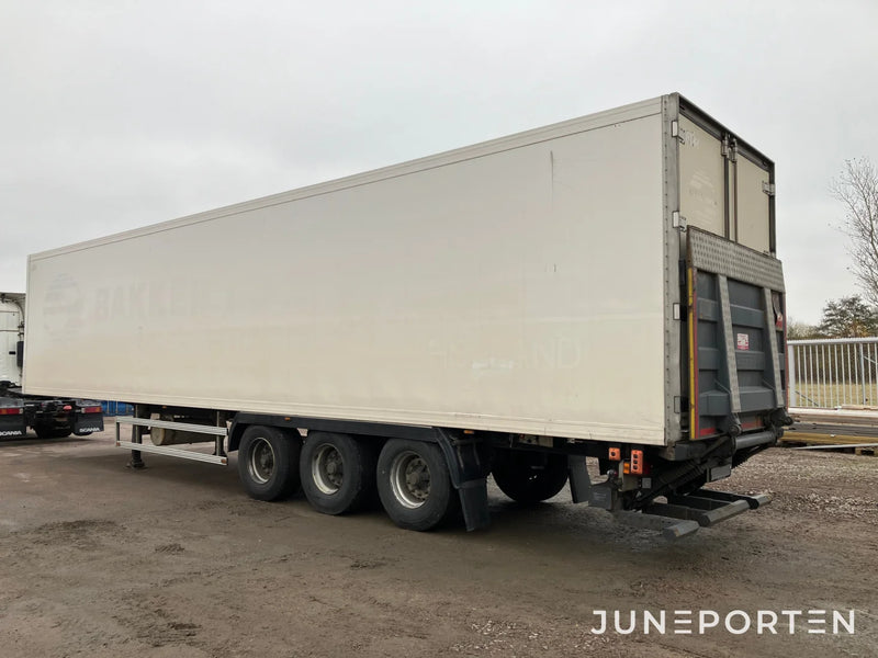 SOR SP71 trailer med Carrier kylaggregat