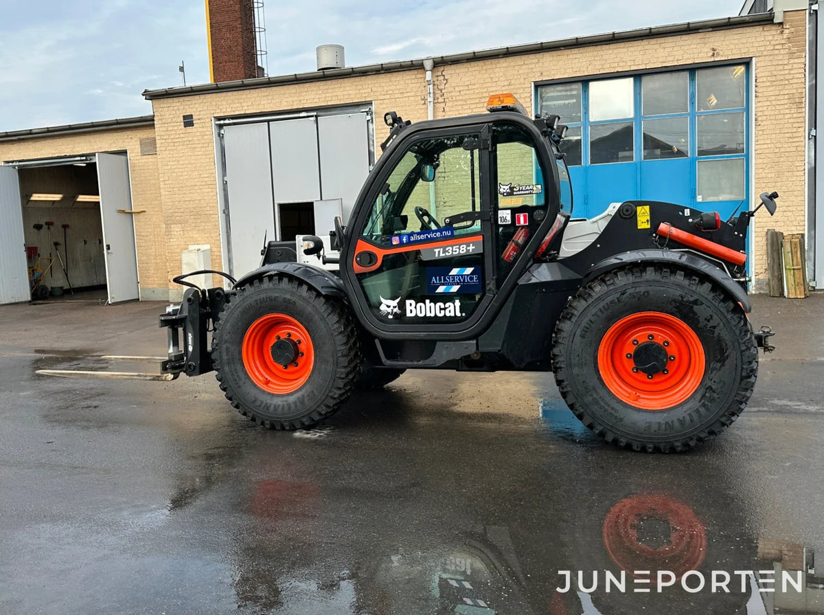 Teleskoplastare Bobcat TL358+ med gafflar
