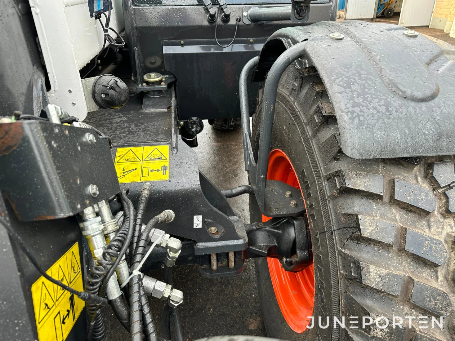 Teleskoplastare Bobcat TL358+ med gafflar