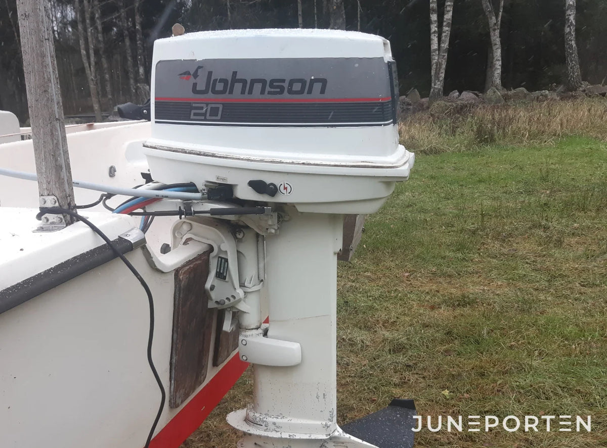 Motorbåt Crescent 525 HT med motor