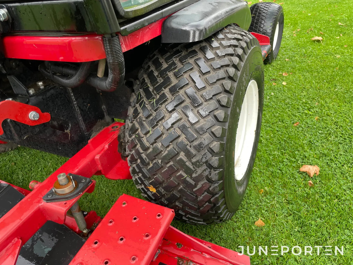Åkgräsklippare Toro 3400D med hytt