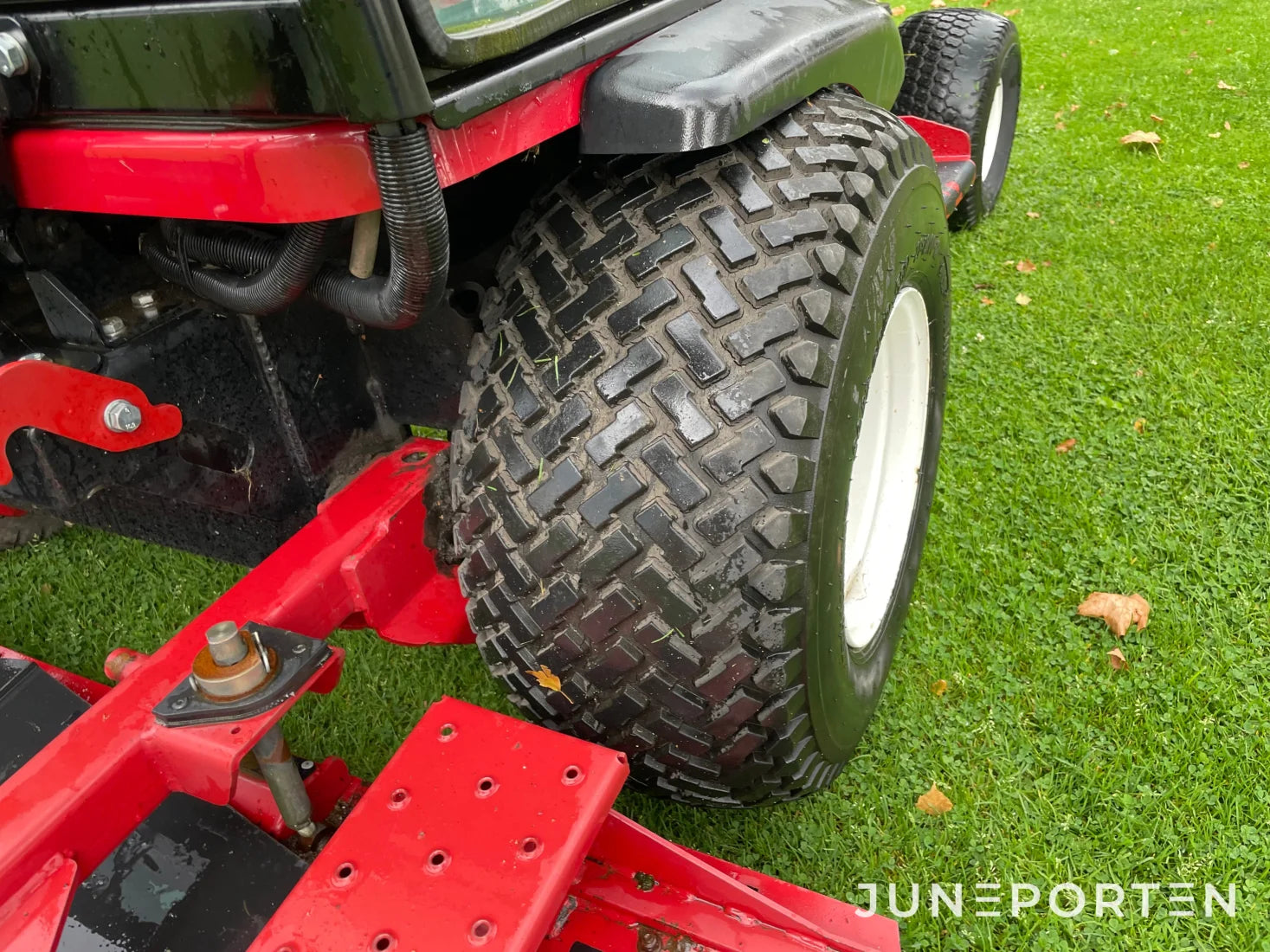 Åkgräsklippare Toro 3400D med hytt
