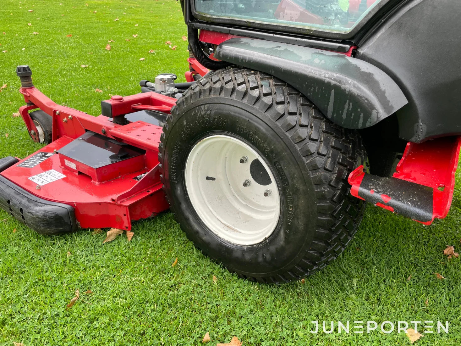 Åkgräsklippare Toro 3400D med hytt
