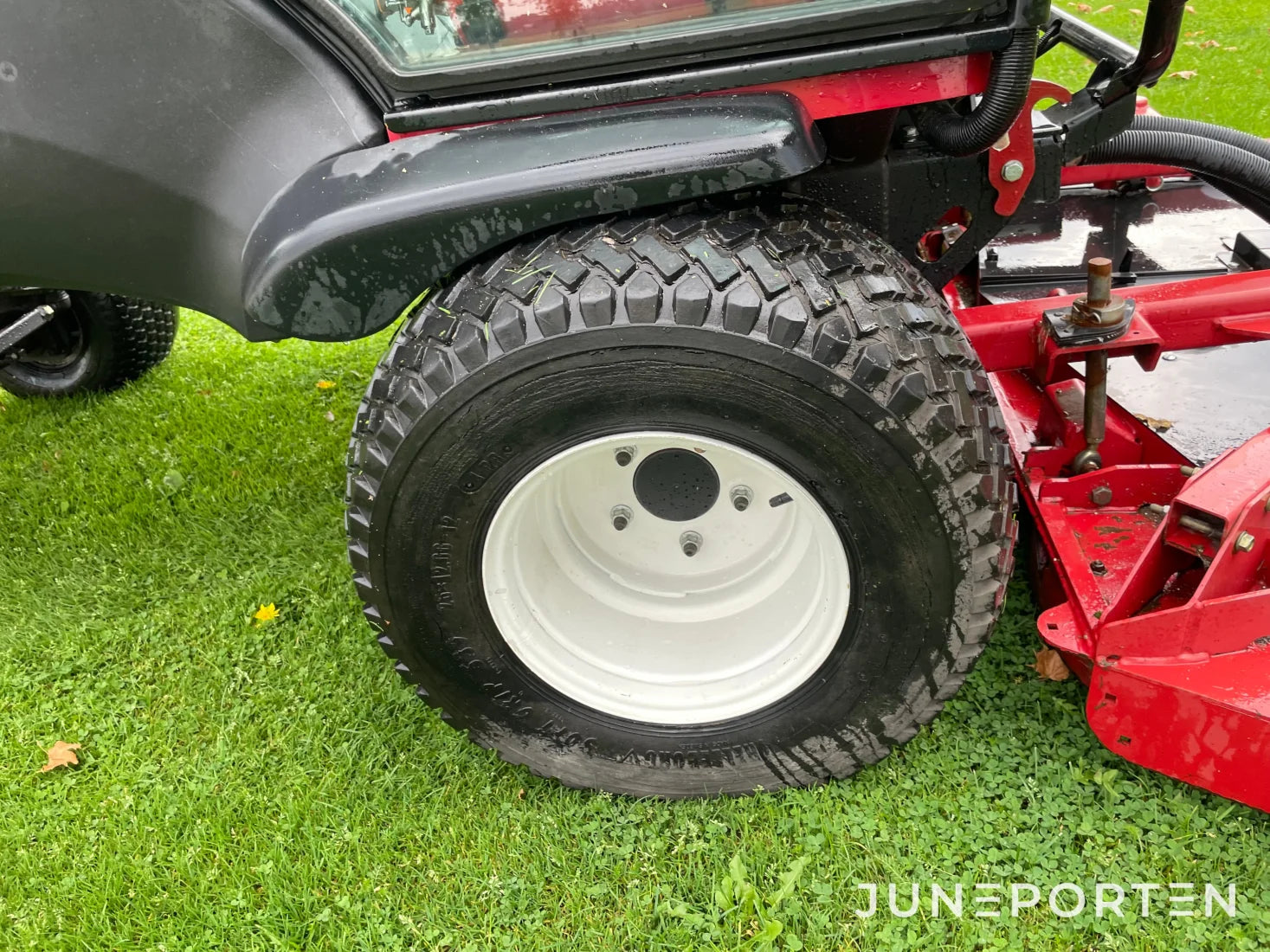 Åkgräsklippare Toro 3400D med hytt