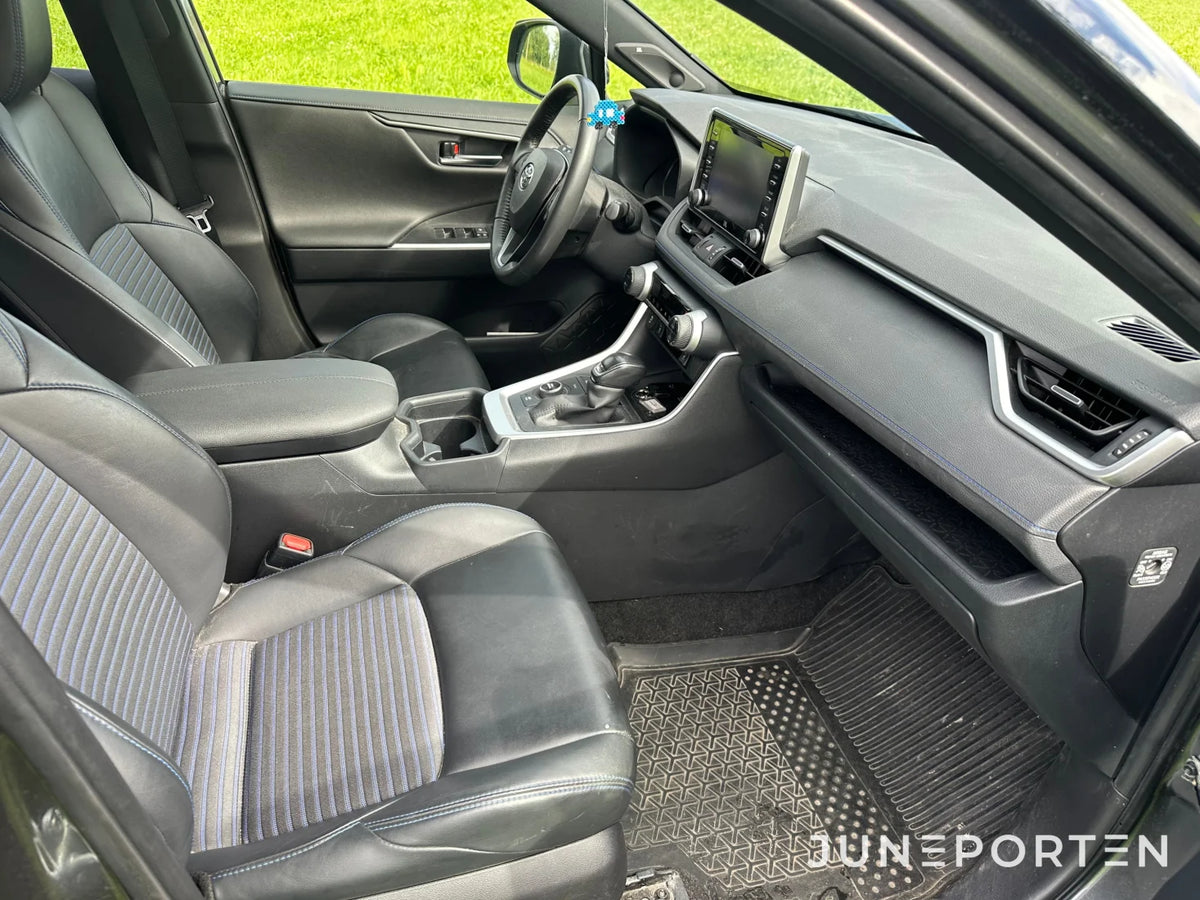 Toyota RAV4 Hybrid AWD-i E-CVT Style