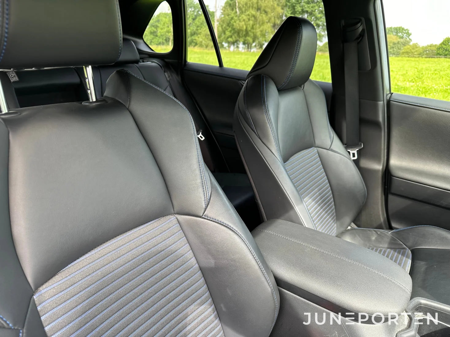 Toyota RAV4 Hybrid AWD-i E-CVT Style