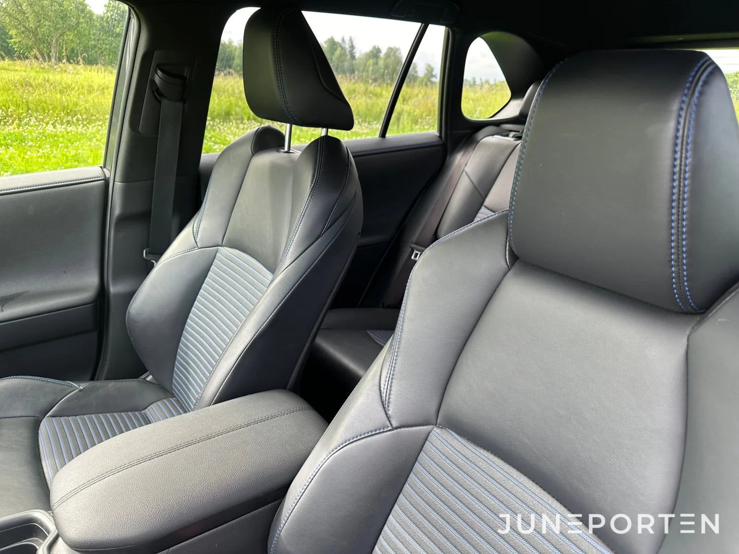 Toyota RAV4 Hybrid AWD-i E-CVT Style