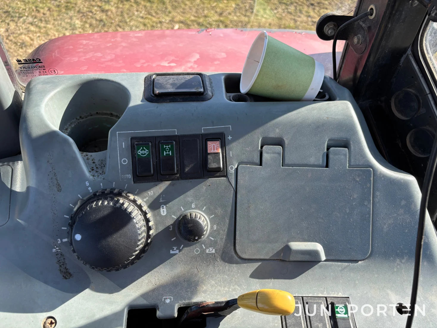 Traktor Case IH Maxxum MX135