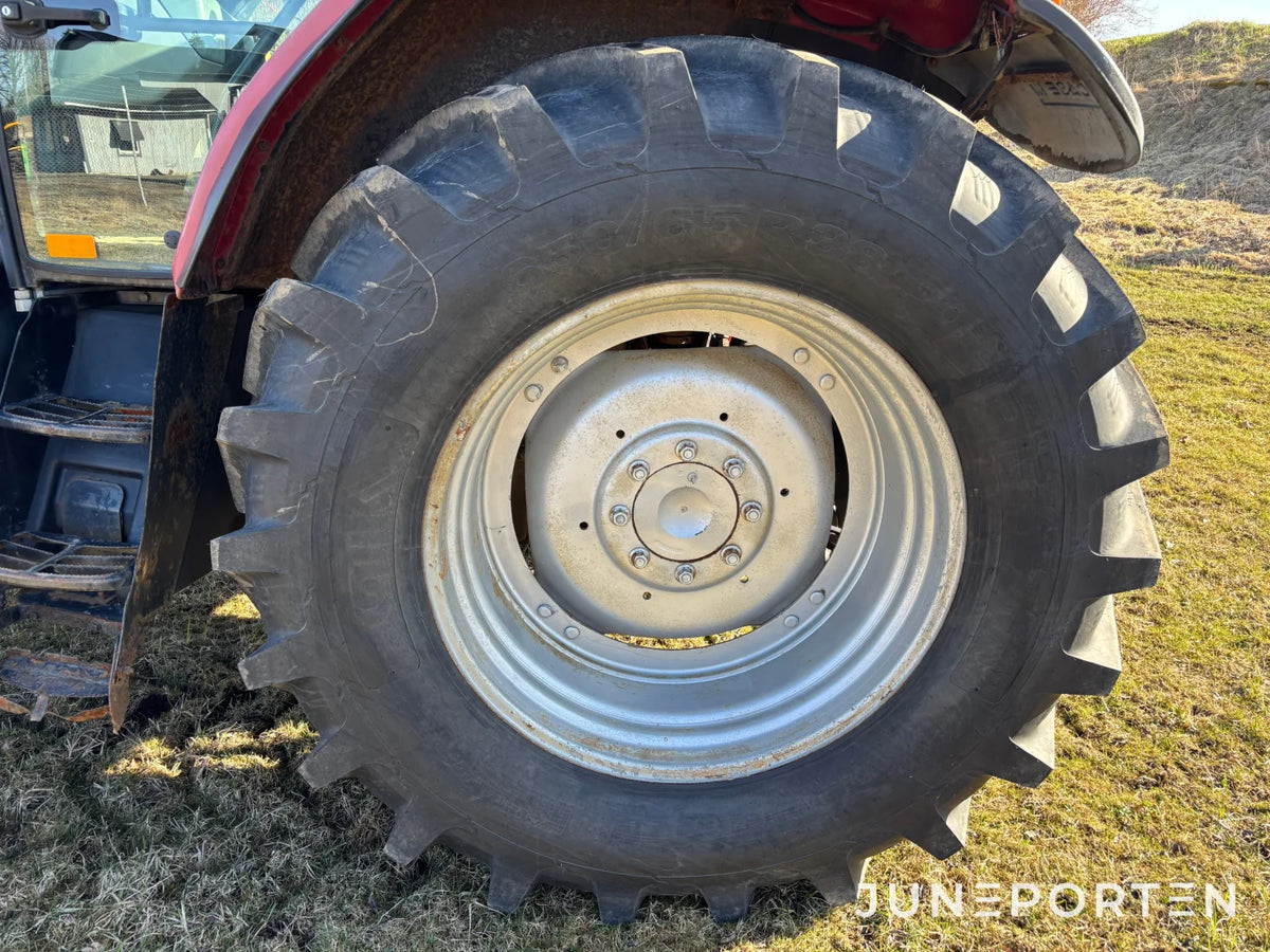 Traktor Case IH Maxxum MX135