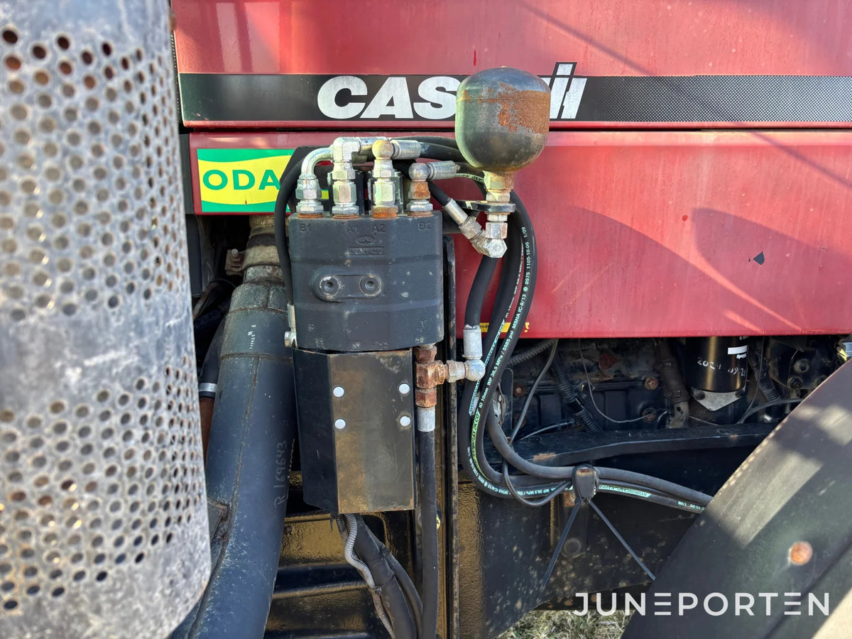 Traktor Case IH Maxxum MX135
