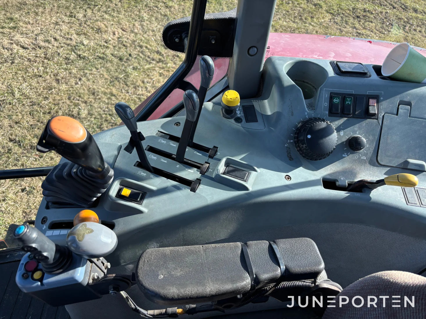 Traktor Case IH Maxxum MX135