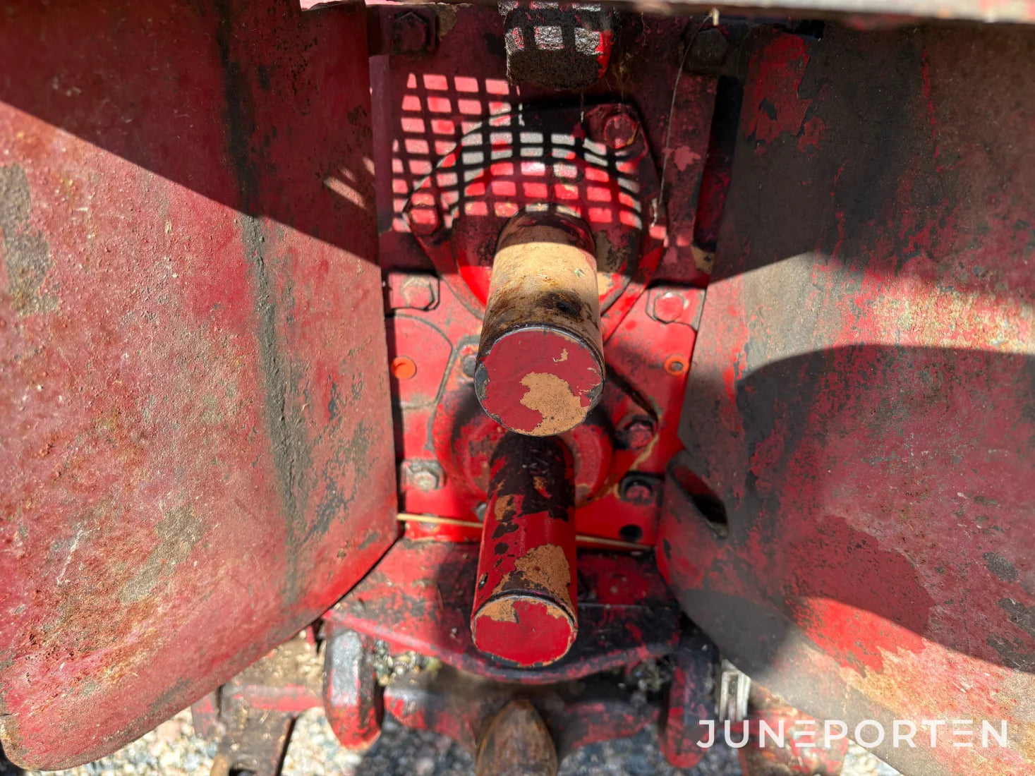 Traktor International 585 XL