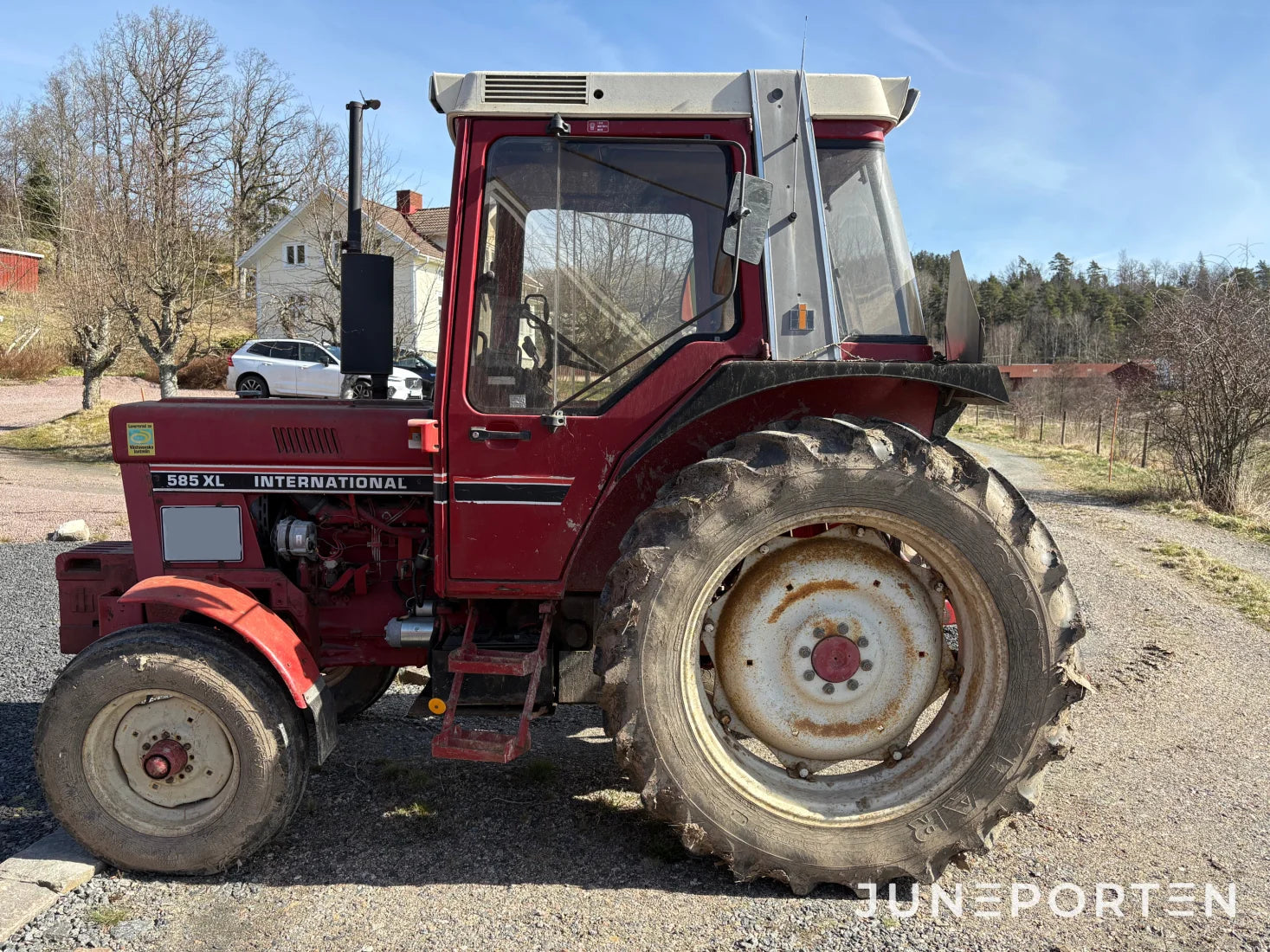 Traktor International 585 XL