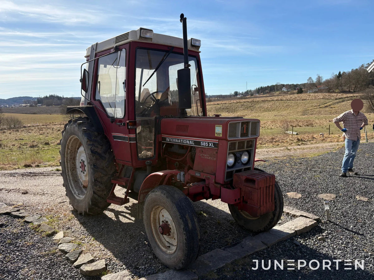 Traktor International 585 XL