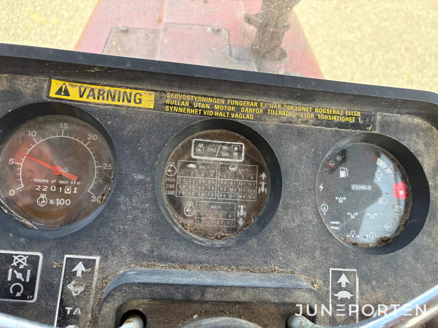 Traktor International 585 XL