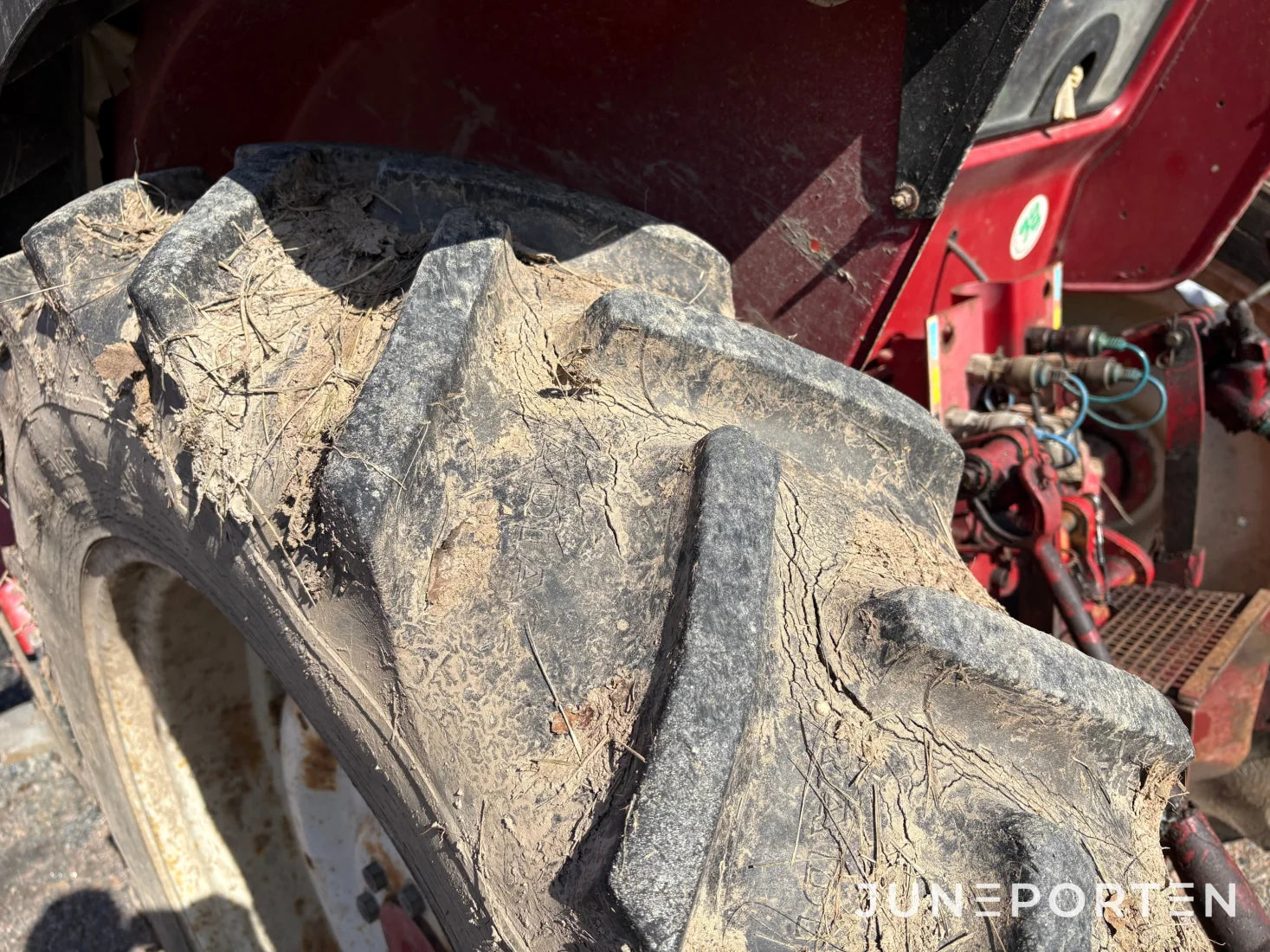Traktor International 585 XL