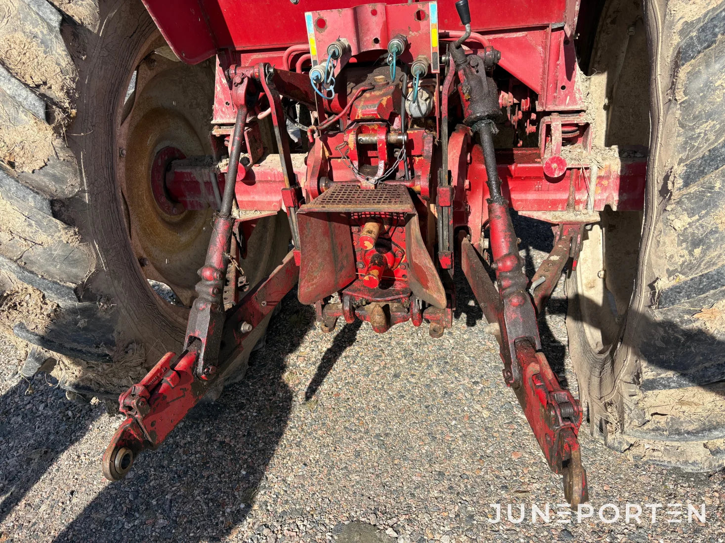 Traktor International 585 XL