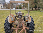 Traktor Massey Ferguson Grålle Med Plog