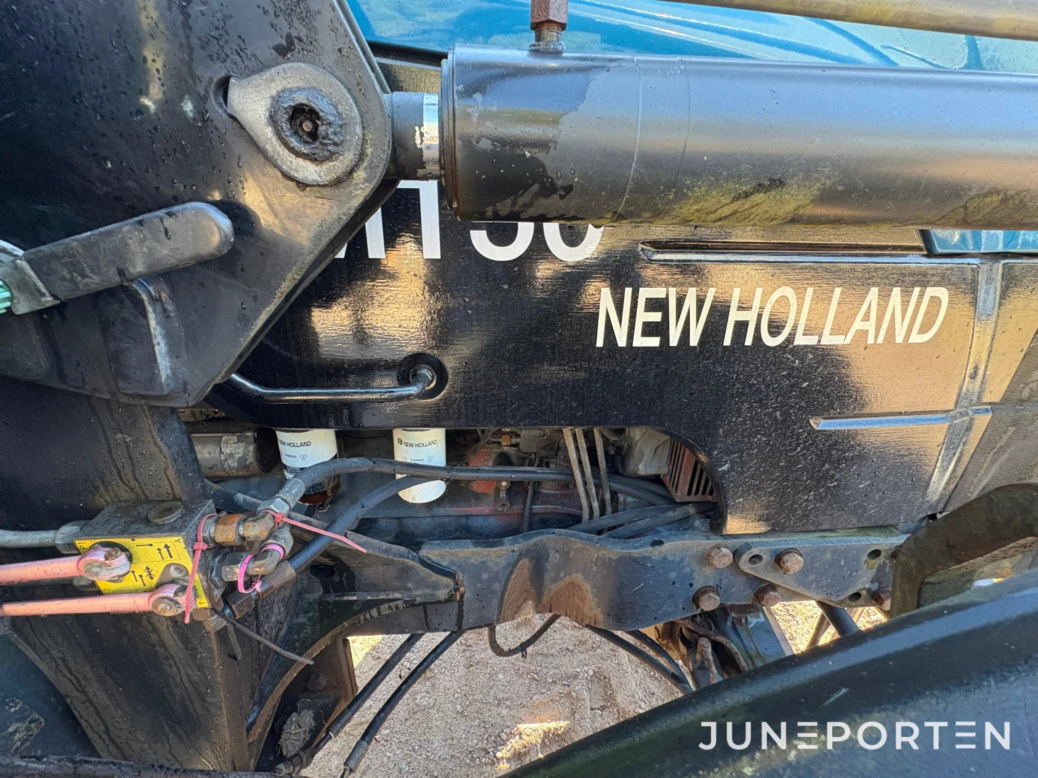 Traktor - New Holland TM 150