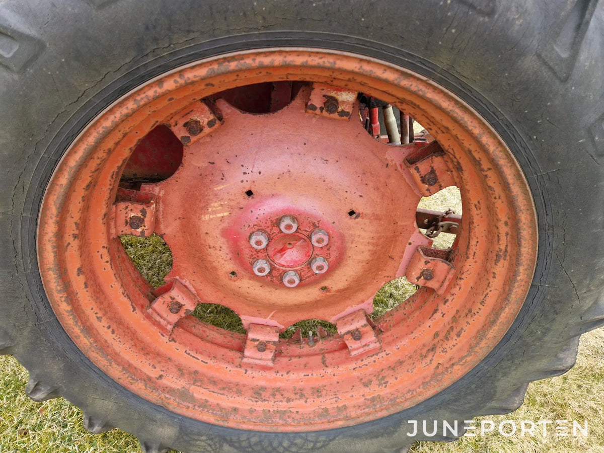 Traktor Volvo BM 430 Med Lastare