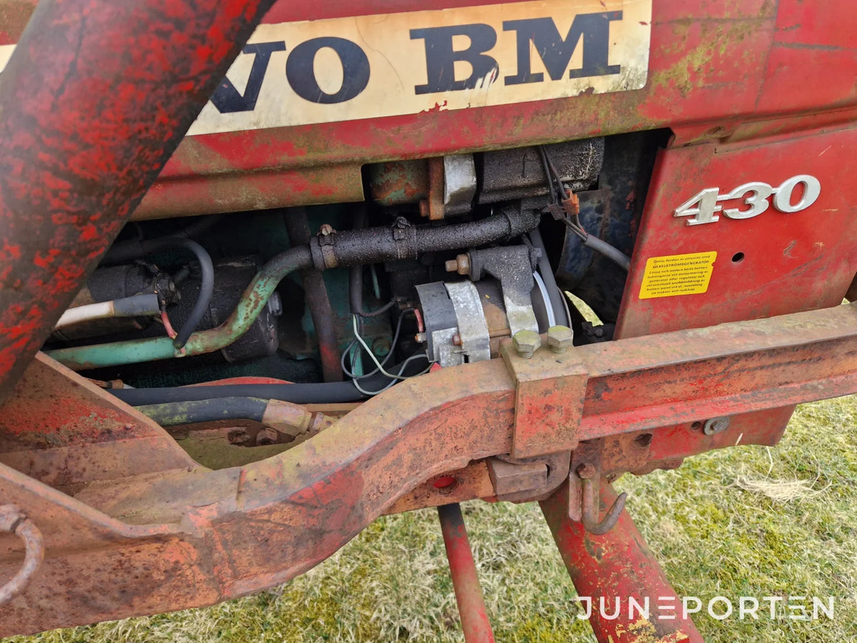 Traktor Volvo BM 430 Med Lastare
