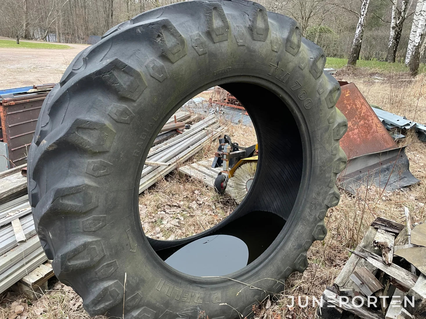 Traktordäck Pirelli 580/70 R42