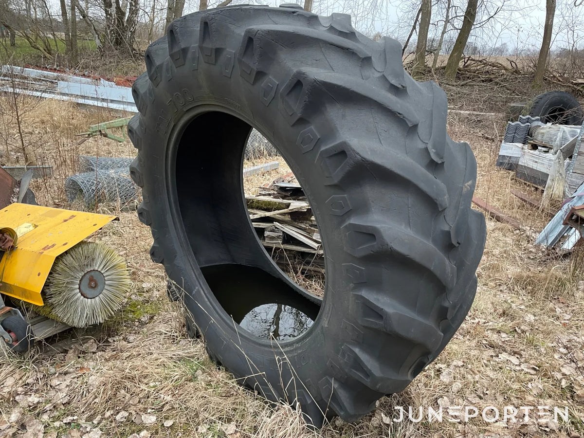 Traktordäck Pirelli 580/70 R42