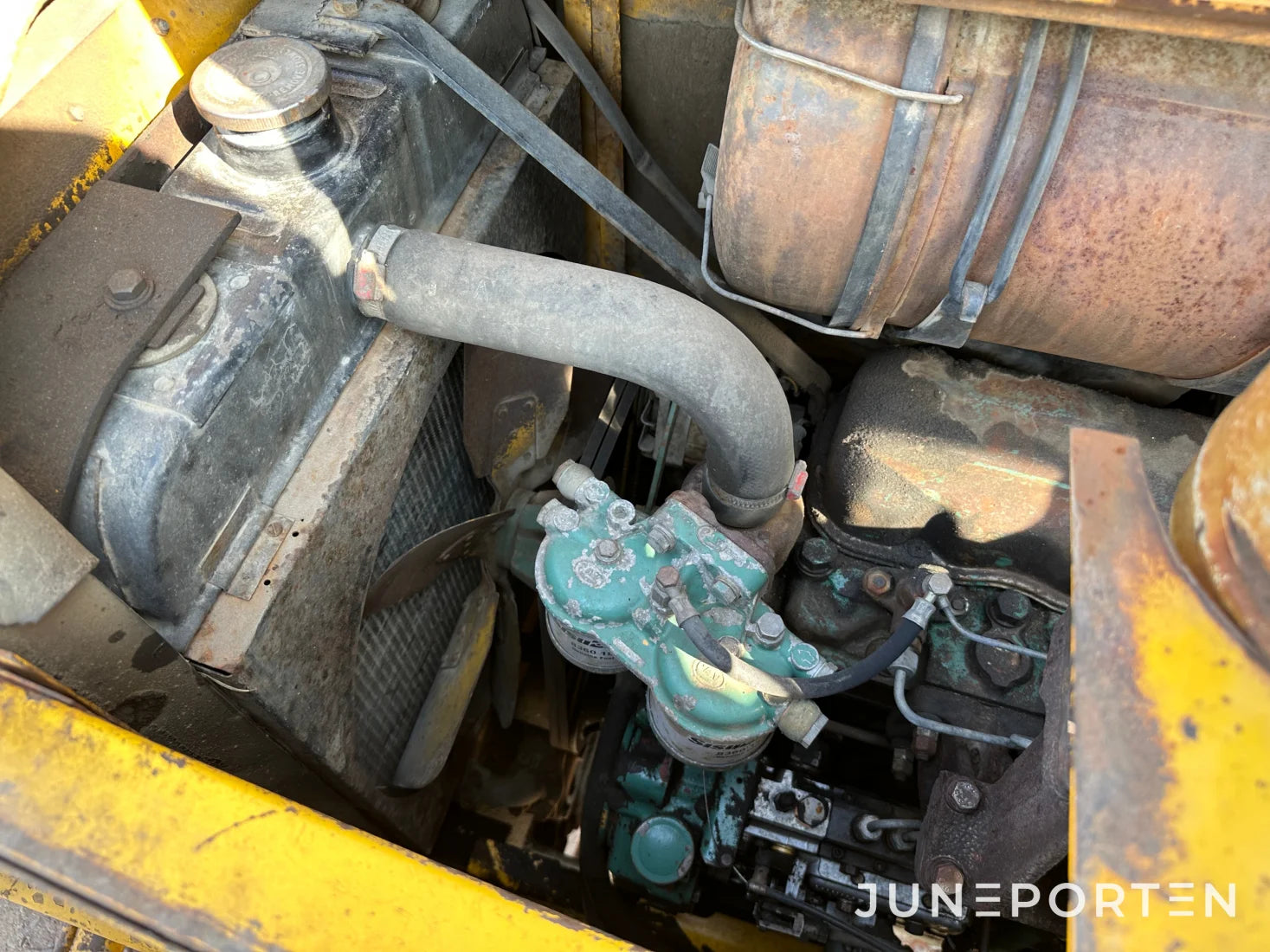 Traktorgrävare Volvo BM 646 - 82