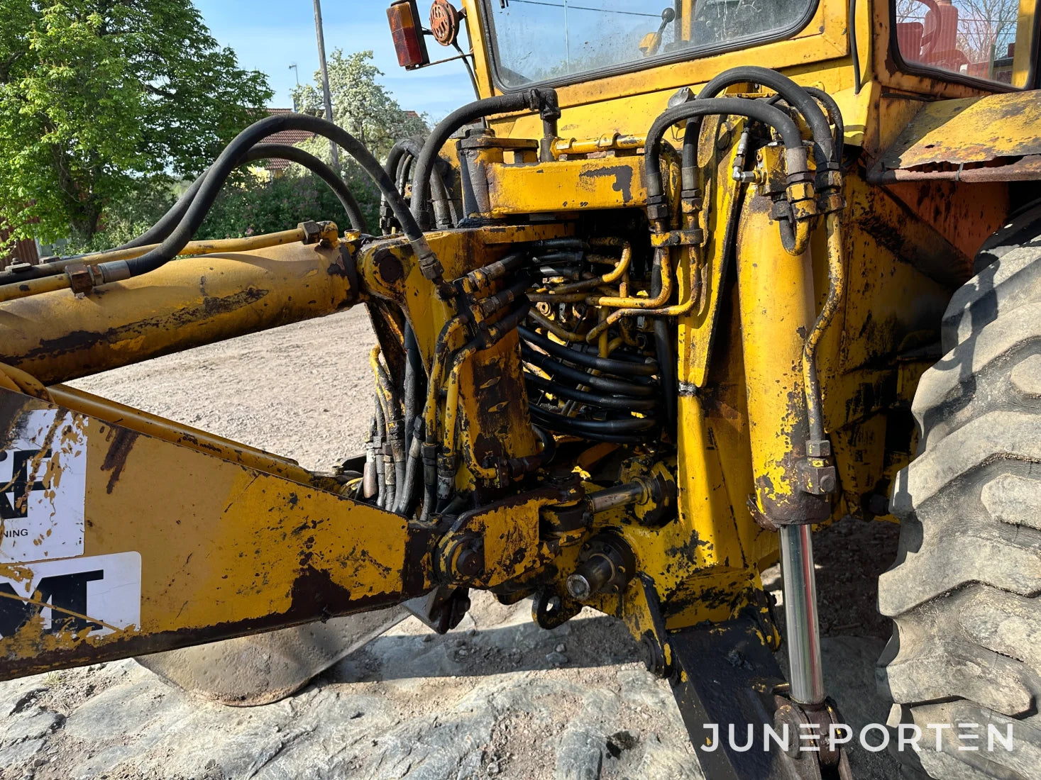 Traktorgrävare Volvo BM 646 - 82